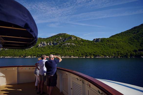 Riviera Travel Generic sun deck.jpg